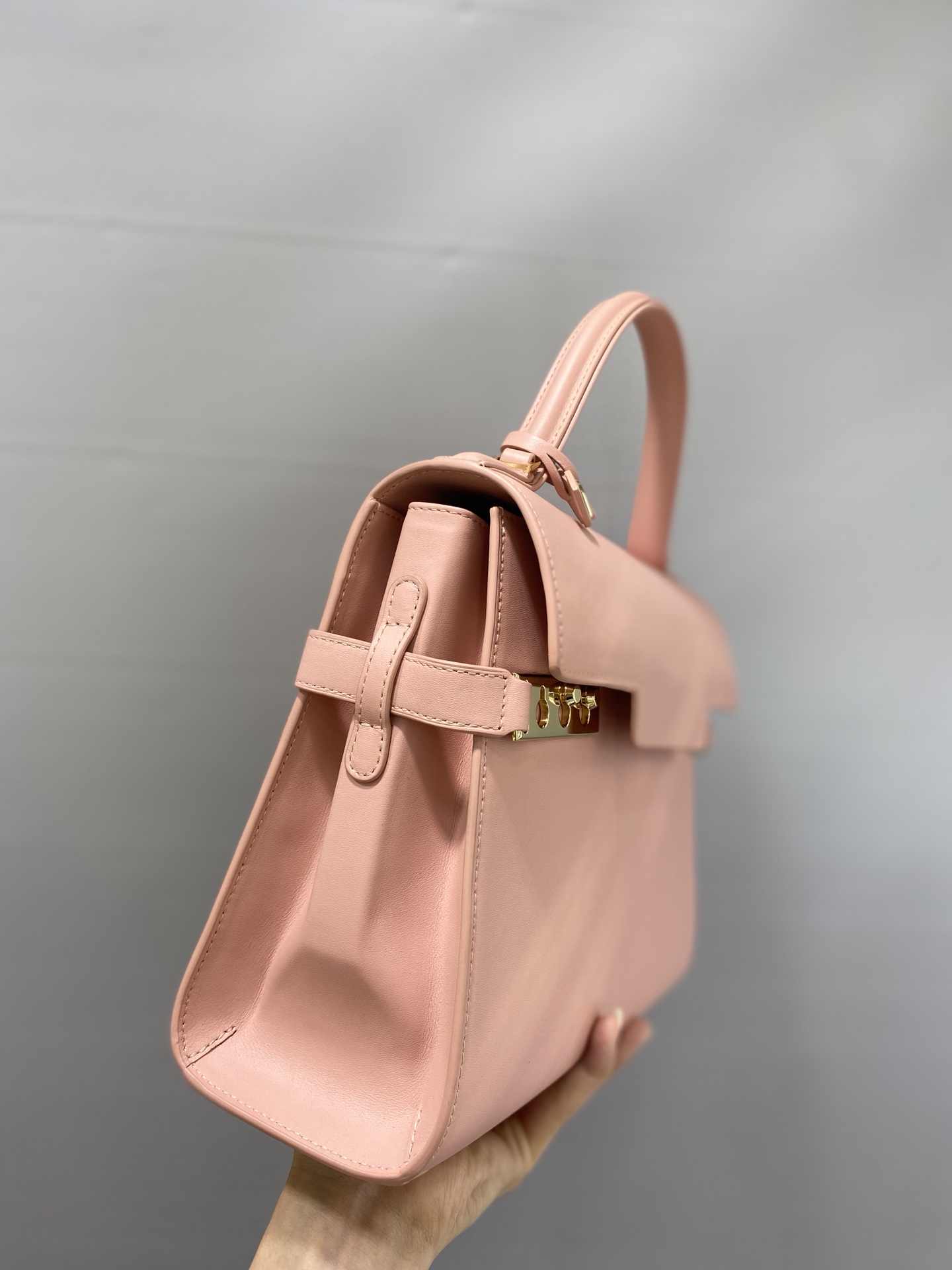 델보 톰페트 MM 샤리오뜨백